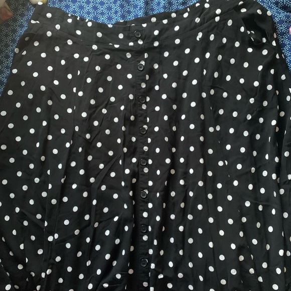 Torrid Challis Button Midi Skirt Size 4 Polka Dot Black White - Picture 3 of 6
